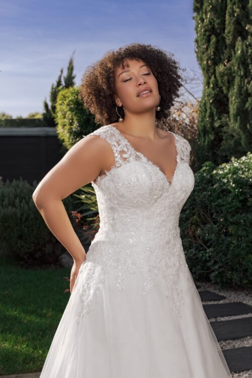 robe de mariée avec dentelle - GALINA – Image 3