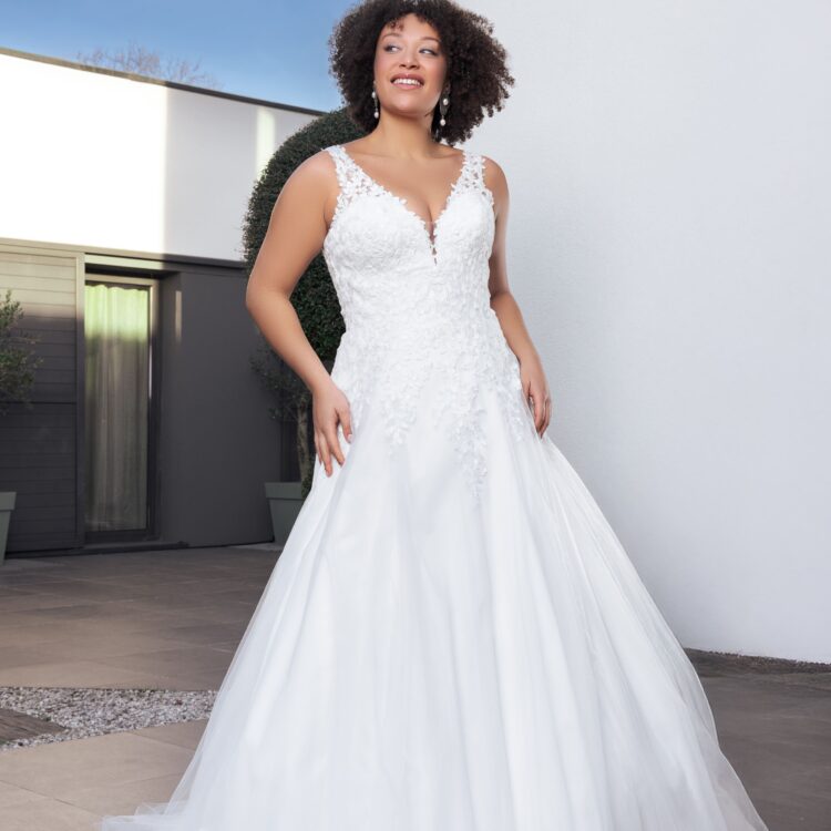 robe de mariée avec dentelle -  GENNIFER