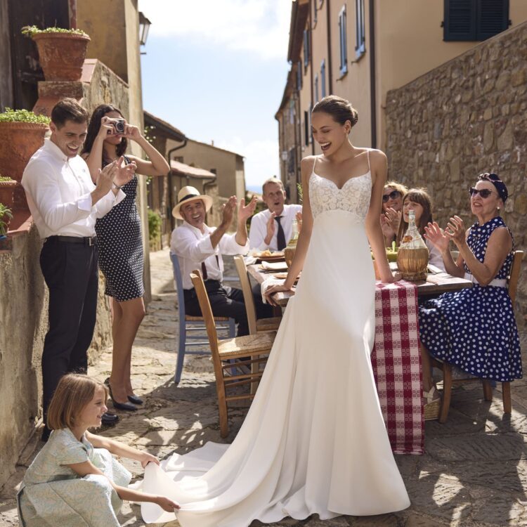 robe de mariée simple et élégante
