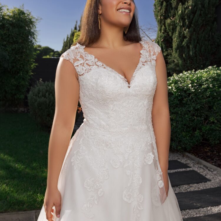 robe de mariée avec dentelle - GRISHA